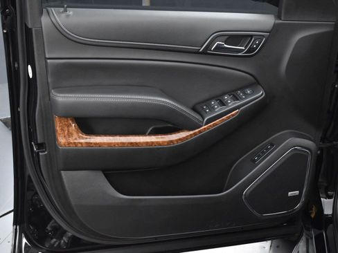 Used 2018 Chevrolet Tahoe Premier AWD/4WD image 11