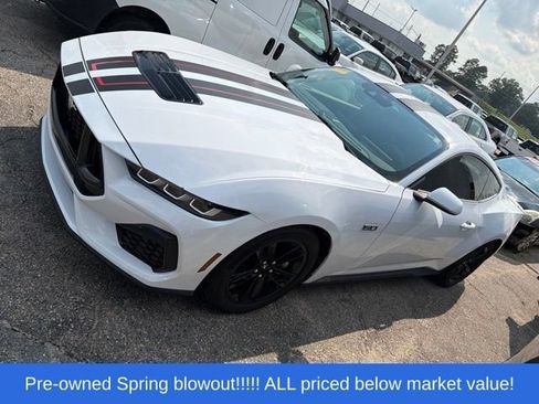 Used 2024 Ford Mustang GT RWD image 3