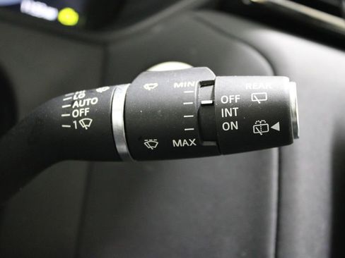 Used 2025 Land Rover Range Rover Velar Dynamic SE AWD/4WD image 26
