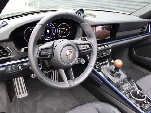 Certified 2025 Porsche 911 Carrera T image 4