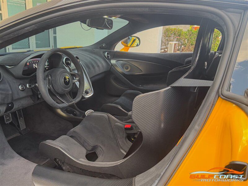 Used 2019 McLaren 600LT RWD image 25