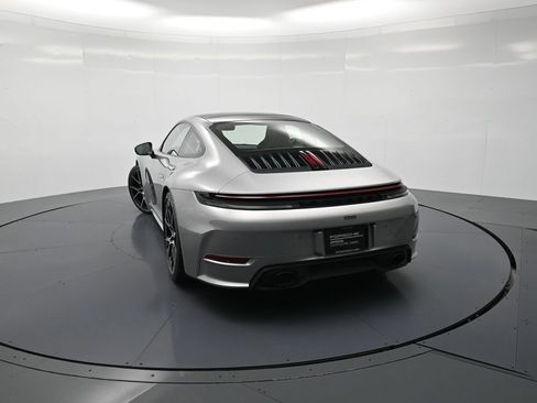 Used 2025 Porsche 911 Carrera T RWD image 27