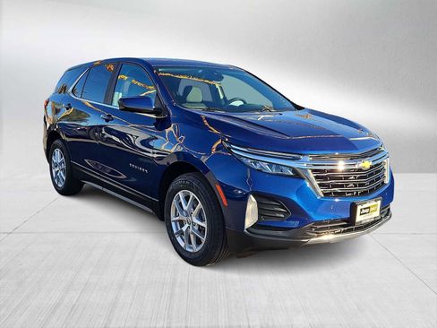 Used 2022 Chevrolet Equinox LT image 2