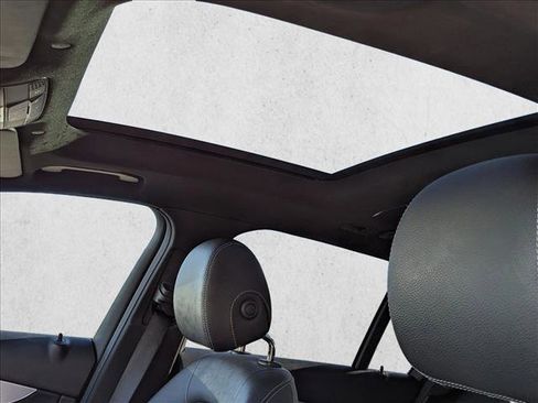 Used 2021 Mercedes-Benz GLC 300 4MATIC image 14