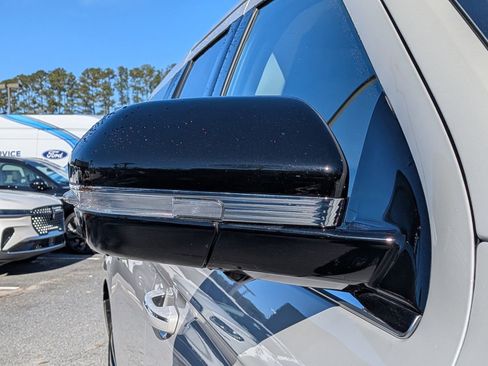 Used 2024 Lincoln Navigator L Reserve image 13