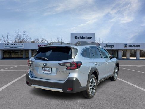 Used 2023 Subaru Outback Limited AWD/4WD image 3