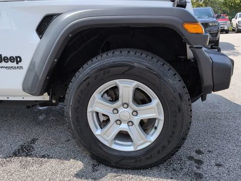 Used 2022 Jeep Wrangler Unlimited Sport w/ Sun And Sound Package AWD/4WD image 10