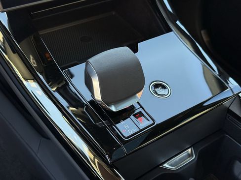 New 2025 Land Rover Range Rover Sport SE image 22