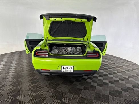 Used 2015 Dodge Challenger R/T Scat Pack w/ Scat Pack Appearance Package RWD image 17