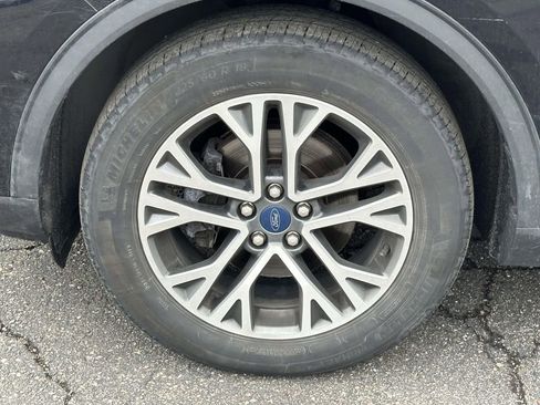 Used 2020 Ford Escape SEL image 9