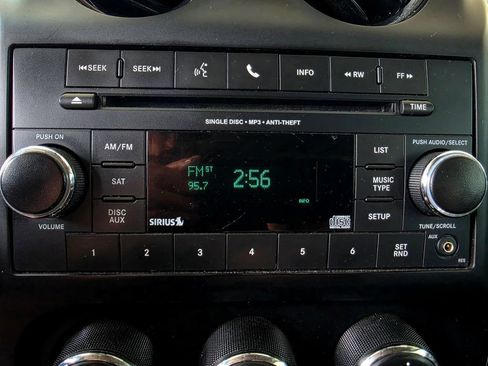 Used 2017 Jeep Compass Latitude AWD/4WD image 38