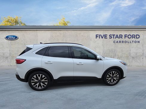 Used 2020 Ford Escape Titanium w/ Titanium Premium Package 2.0 image 9