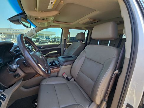 Used 2019 Chevrolet Suburban Premier RWD image 16