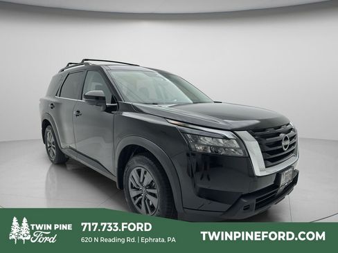 Used 2024 Nissan Pathfinder SV AWD/4WD image 1