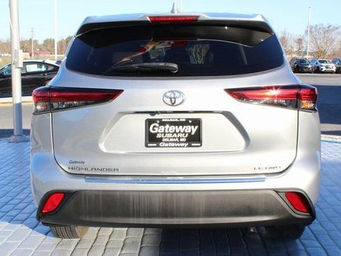 Used 2021 Toyota Highlander LE image 4