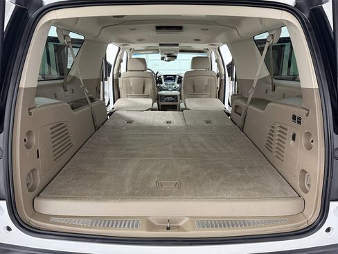 Used 2016 Chevrolet Suburban LTZ image 34