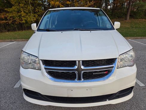 Used 2012 Dodge Grand Caravan SXT image 17