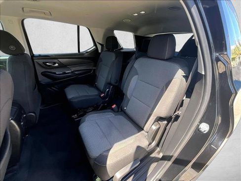 Used 2021 Chevrolet Traverse LT FWD image 27