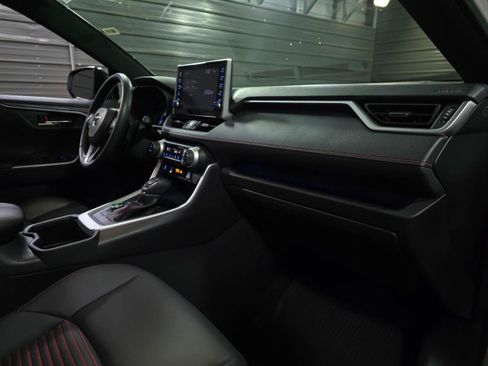 Used 2022 Toyota RAV4 XSE image 12