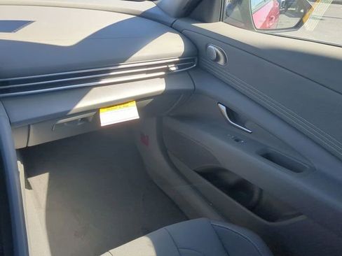 Certified 2025 Hyundai Elantra Sport image 15