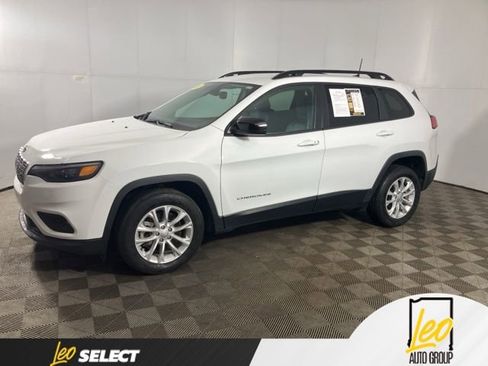 Used 2022 Jeep Cherokee Latitude Lux FWD image 2