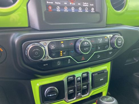 Used 2019 Jeep Wrangler Unlimited Sahara w/ Cold Weather Group image 15