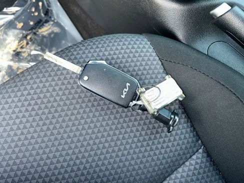 Used 2025 Kia Soul LX w/ LX Technology Package image 22