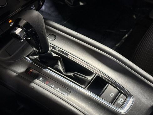 Used 2019 Honda HR-V LX image 28