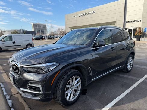 Used 2022 BMW X5 xDrive40i w/ Premium Package image 1
