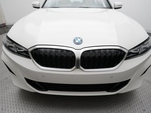 Used 2023 BMW 330e xDrive w/ Driving Assistance Package AWD/4WD image 21