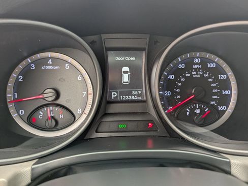 Used 2015 Hyundai Santa Fe Sport w/ Option Group 02 FWD image 23