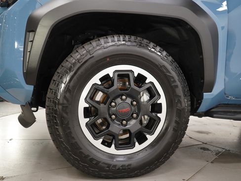 Used 2025 Toyota 4Runner TRD Off-Road image 30