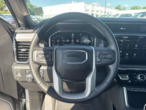 Used 2025 GMC Sierra 1500 Denali w/ Technology Package AWD/4WD image 11