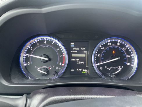 Used 2018 Toyota Highlander SE image 17