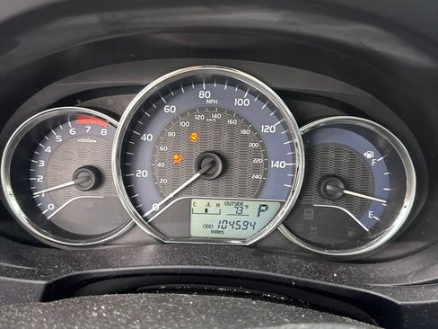 Used 2014 Toyota Corolla LE FWD image 1