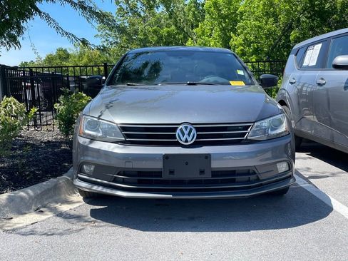 Used 2015 Volkswagen Jetta Sport FWD image 2