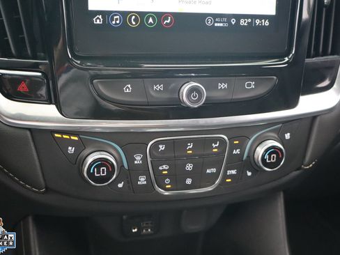 Used 2023 Chevrolet Traverse Premier FWD image 21