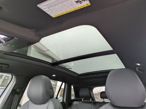 New 2026 Volkswagen Tiguan SE R-Line FWD image 24