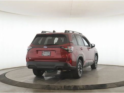 Used 2025 Subaru Forester Premium image 7