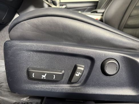 Used 2015 Lexus IS 350 w/ F-Sport Package RWD image 32