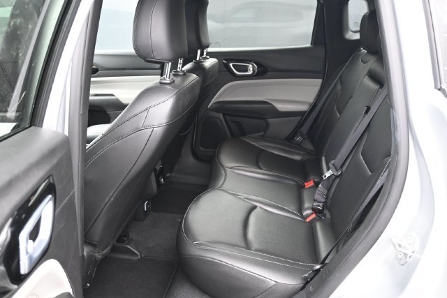 Used 2025 Jeep Compass Limited AWD/4WD image 5