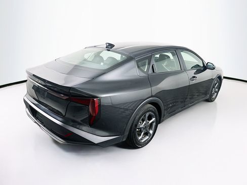 Used 2025 Kia K4 LXS image 9