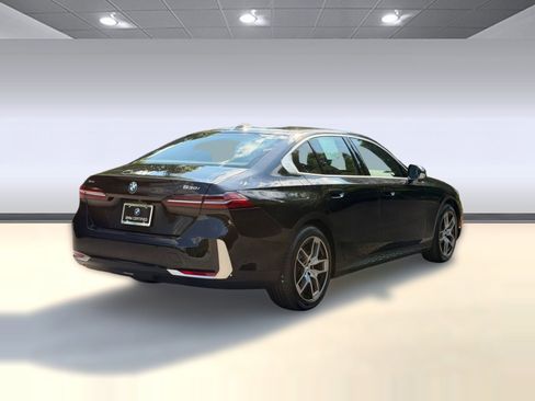 Certified 2026 BMW 530i xDrive AWD/4WD image 9