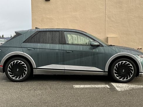 Used 2024 Hyundai Ioniq 5 Limited image 3