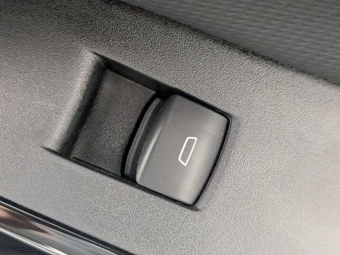 Used 2025 Chevrolet Equinox LT FWD image 31
