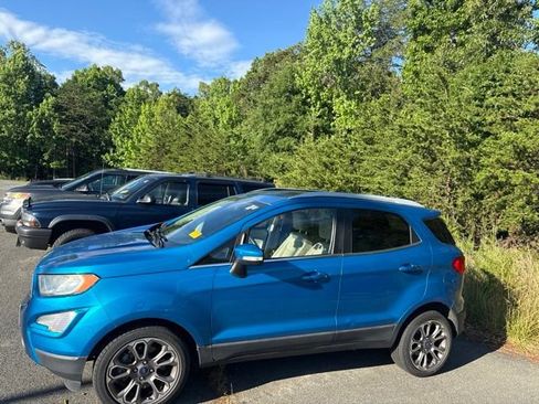 Used 2019 Ford EcoSport Titanium FWD image 3
