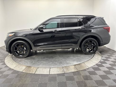 Used 2024 Ford Explorer ST-Line w/ Class IV Trailer Tow Package AWD/4WD image 16