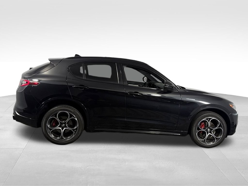 Used 2024 Alfa Romeo Stelvio Veloce AWD/4WD image 5