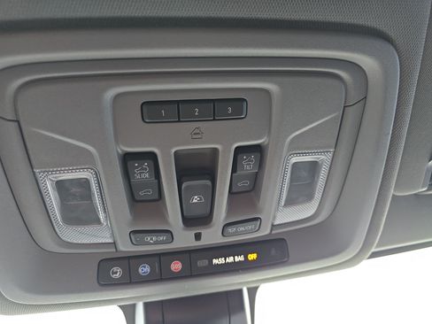 Used 2021 Chevrolet Silverado 1500 LTZ w/ LTZ Premium Package AWD/4WD image 38
