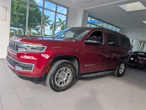 Used 2023 Jeep Wagoneer 4WD image 3